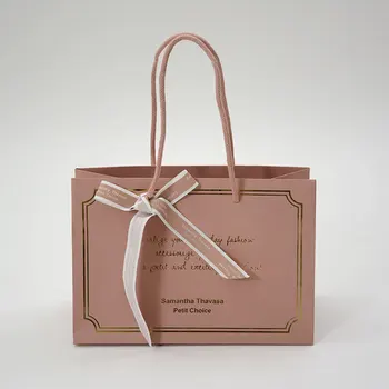 500 adet/Toptan Özel Logo doğum günü hediyesi Düğün Ambalaj Lüks Butik alışveriş kağıdı saplı çanta