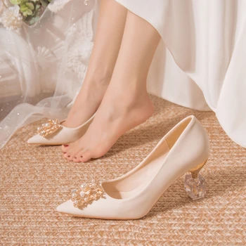 Yeni Bayanlar Yüksek Topuklu Sivri Burun Şekilli Kristal Topuk Yüksek 5cm ve 7cm Düğün Ayakkabı İnci Kare Toka Seyahat Ziyafet Ayakkabı
