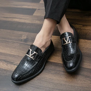 Yılan Deri ayakkabı Erkekler için Yeni Tasarımcı Trendi Lüks Marka İş Sivri Burun Deri rahat ayakkabılar Deri Toka erkek Loafe