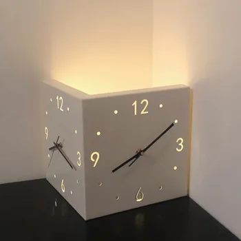 Indüksiyon ışıldayan Köşe Saati Kare Oturma Odası Basit Çift Taraflı Saat Demir Dijital Delikli İki Taraflı duvar saati