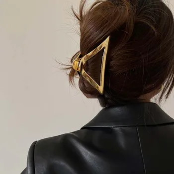 Moda Metal Üçgen Saç Pençe Klip Moda Geometrik Büyük Köpekbalığı Klip Tokalar Kadınlar için Kız Şapkalar saç aksesuarları