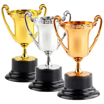 3 adet Onur Trophy Prop Simülasyon Trophy Prop Rekabet Trophy Prop Parti Trophy (Rastgele Tarzı)