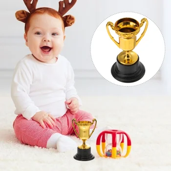 Çocuklar Ödül Kupa Plastik Ödül Kupası Çocuk Ödül Ödülleri Küçük tabanlı kupa Altın Kupa Kurtarıcılar çoğaltma